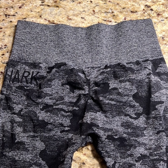 Gym shark used leggings - Picture 4 of 4